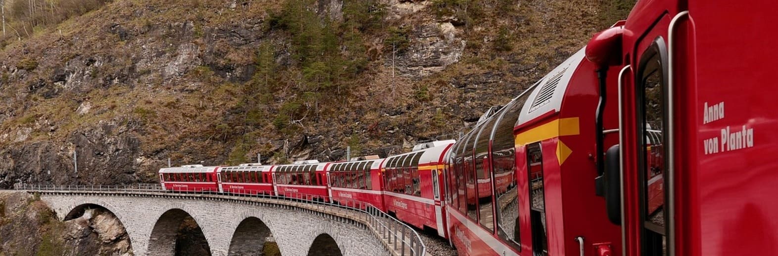 瑞士深度，四大名山、三大景觀火車、三大湖遊船、埃默生水庫三段景觀纜車15天全覽